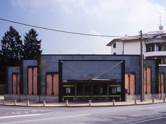 New post office building – Rovello Porro